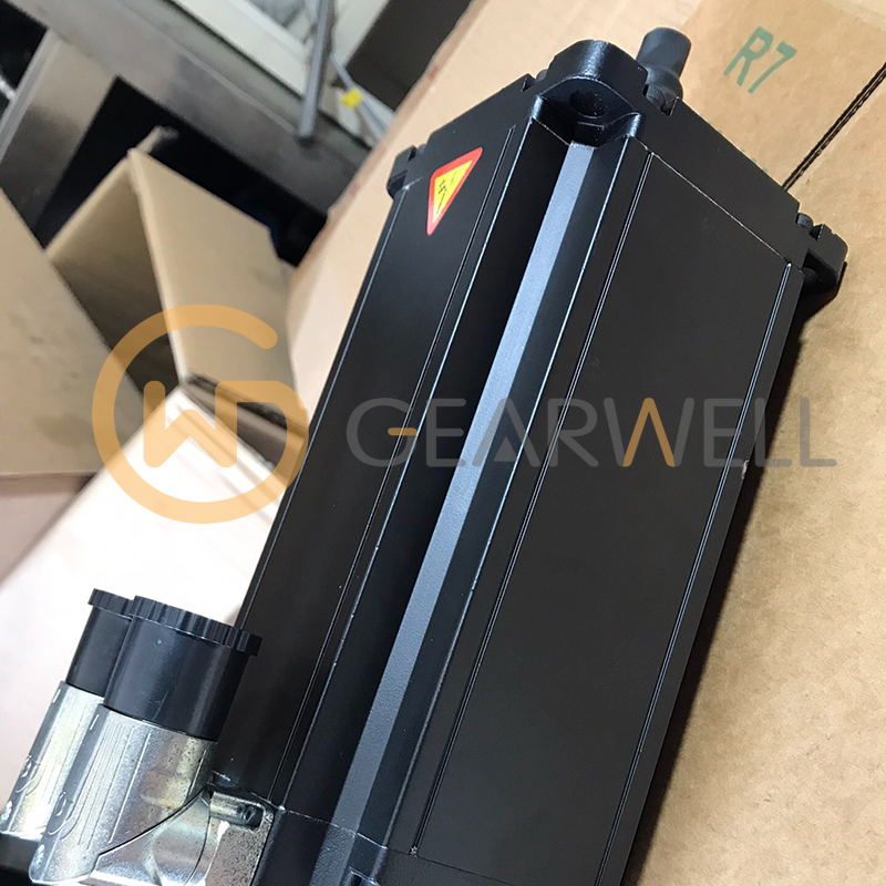 New  FINEPOWER B&R servo motor 5FSNA43-300E03KD0-0
